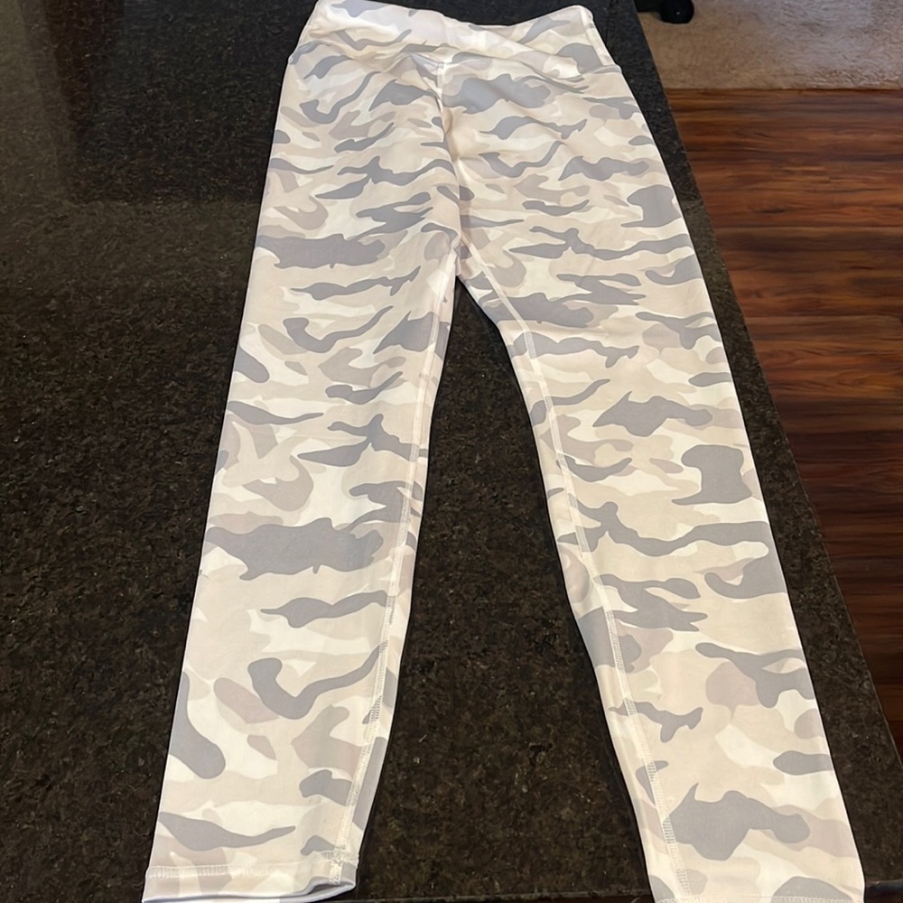 White camo leggings